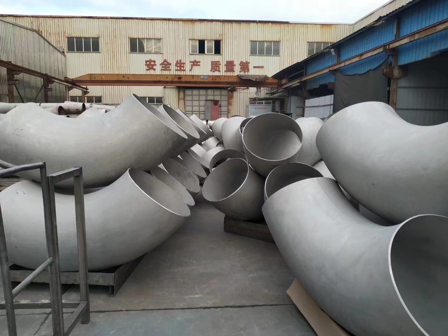 不鏽鋼(gang)彎(wan)頭